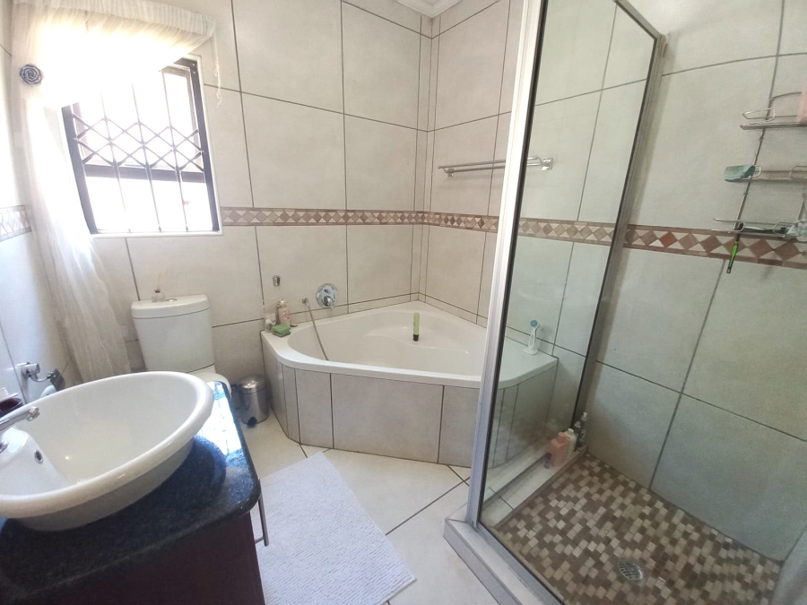 2 Bedroom Property for Sale in Waterberry Estate North West